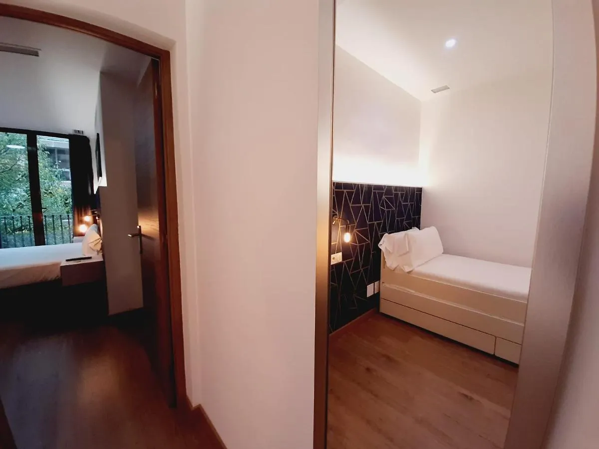 Hostal Laia By Gaiarooms Barcelona 0*,