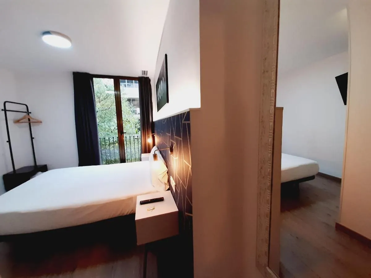 Pensión Hostal Laia By Gaiarooms Barcelona España